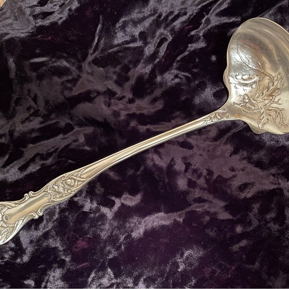 Large Silver Ladle - Oak Leaf Acorn VTG1847 Rogers & Bros XS Triple Silver